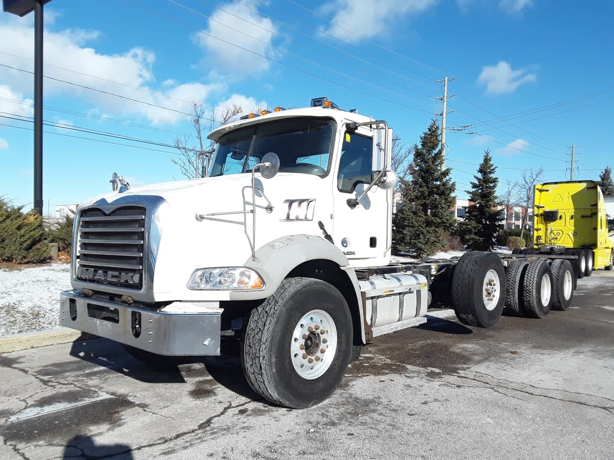 2015 Mack Trucks, Inc. GU813 315975 2015 Mack Trucks, Inc. GU813 315975