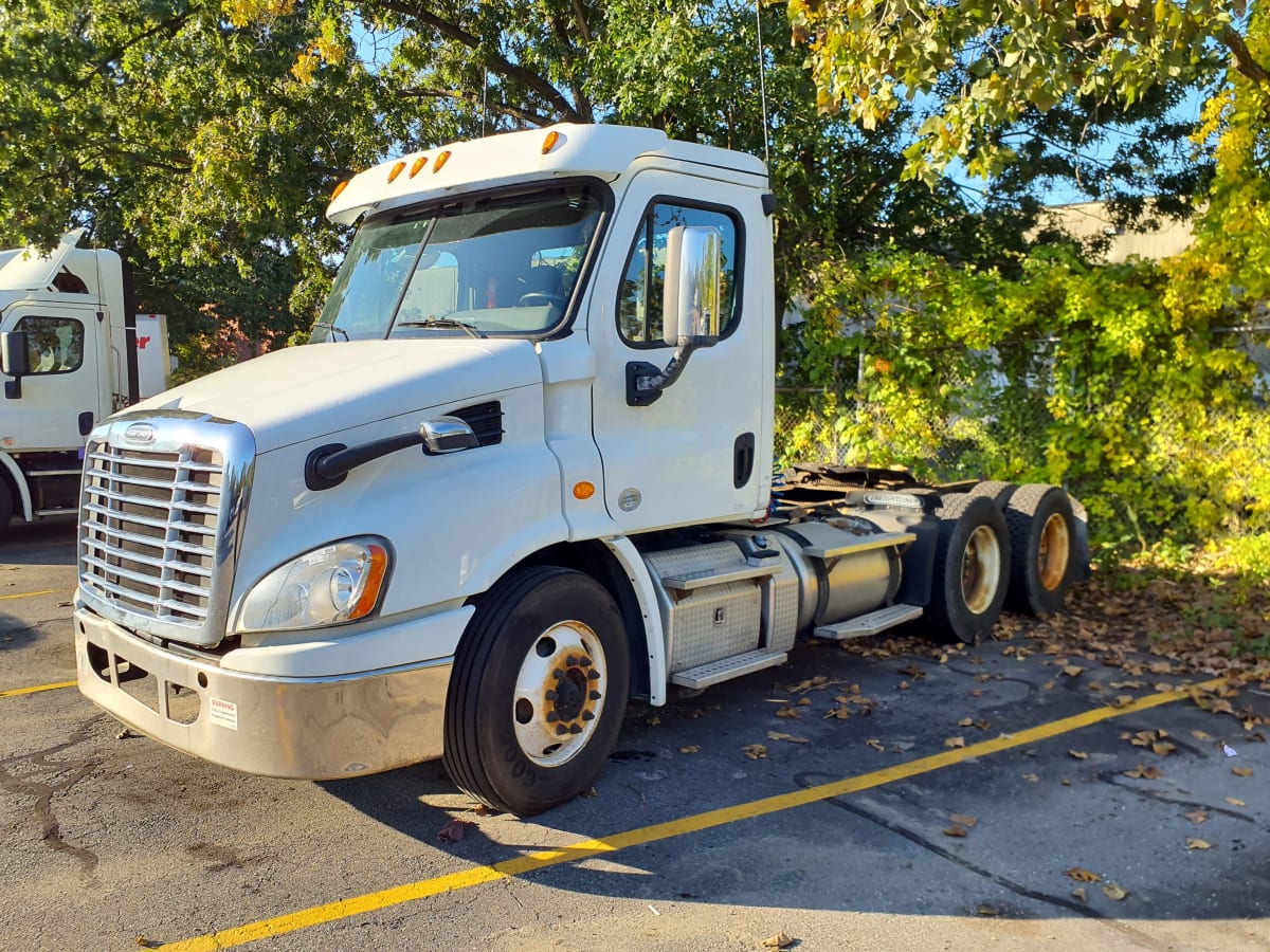 2015 Freightliner/Mercedes CASCADIA 113 317092