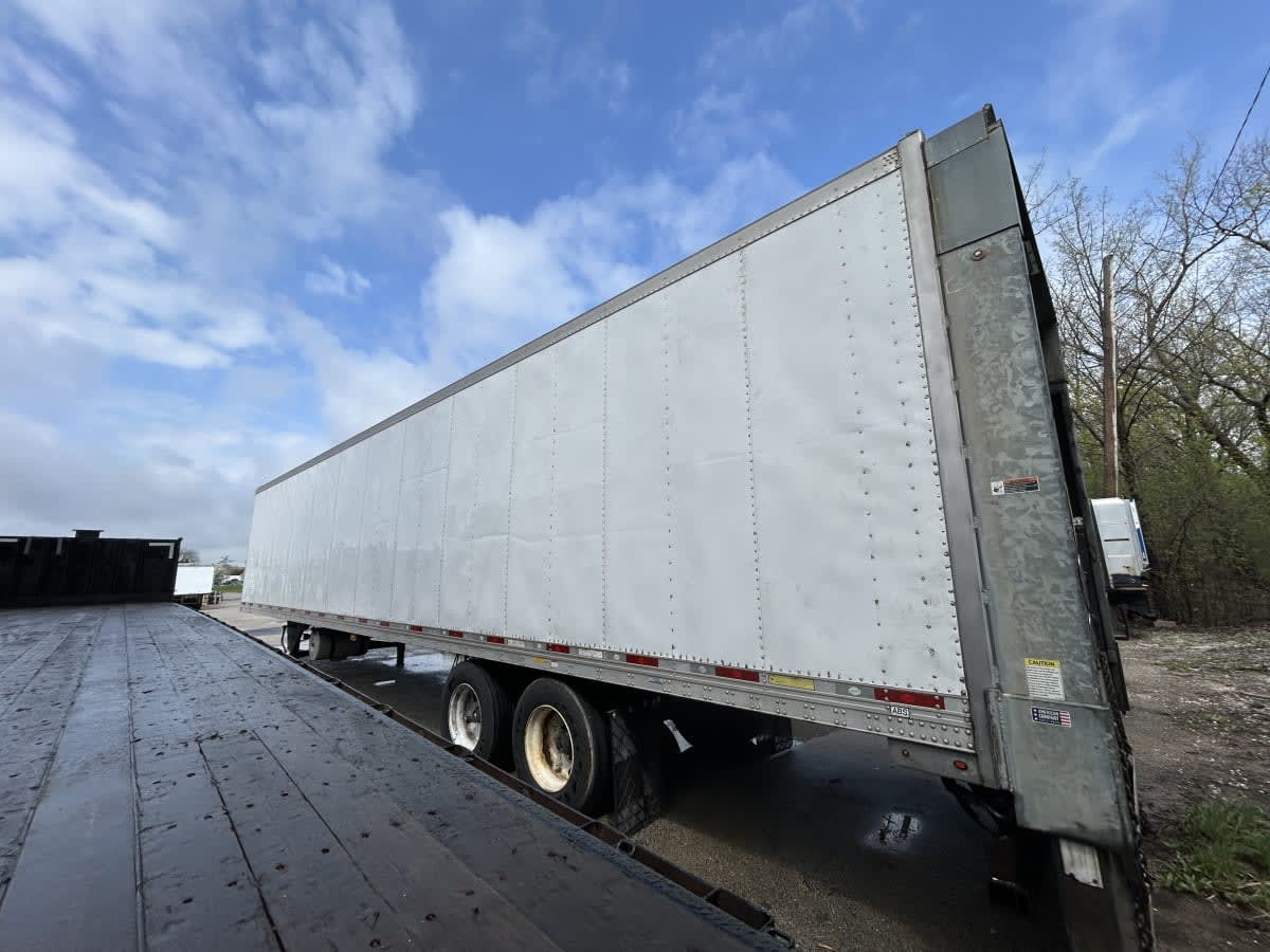 2015 Utility Trailers VS2RA 48/162/102 318018