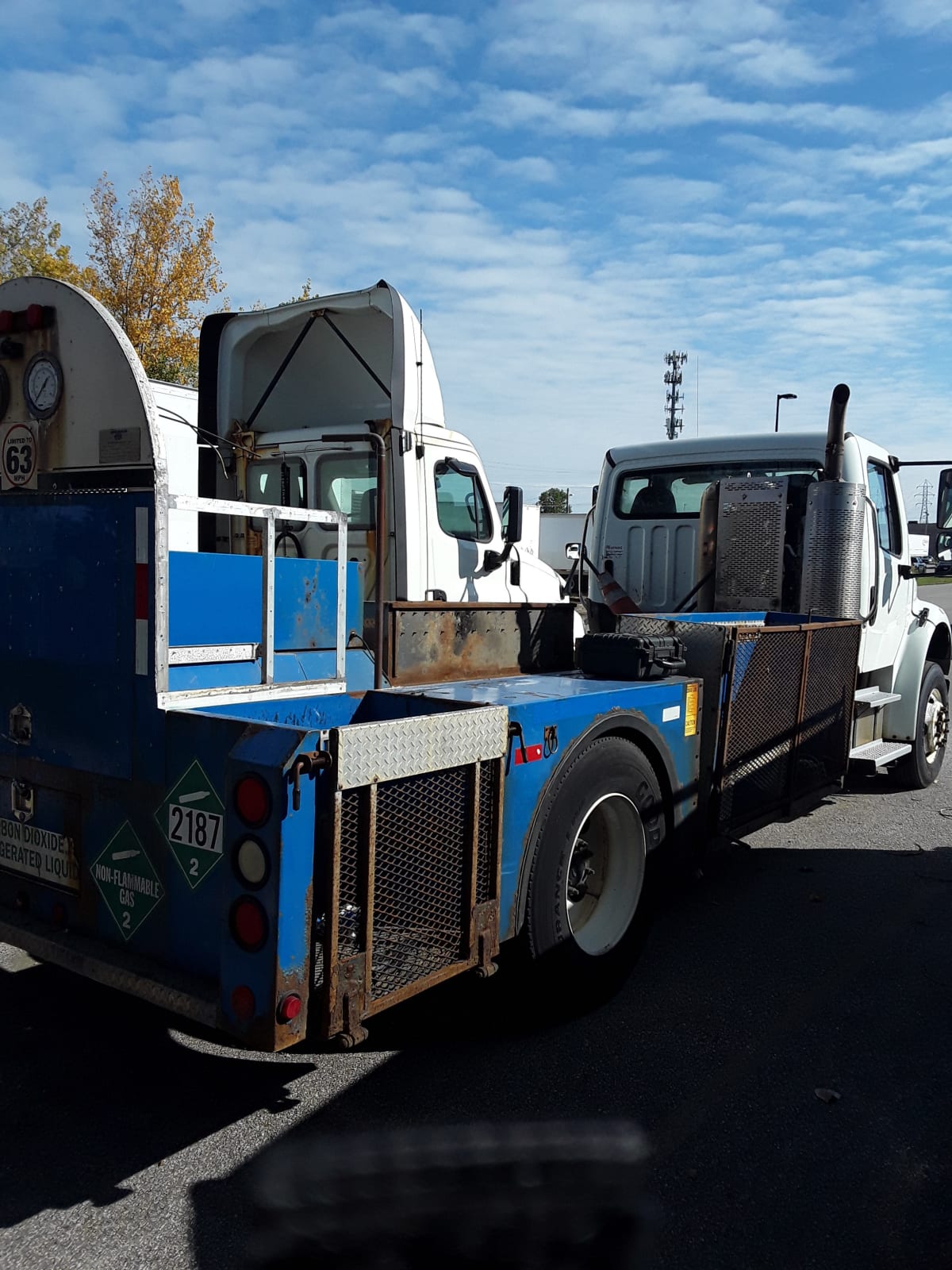 2015 Freightliner/Mercedes M2 106 318971