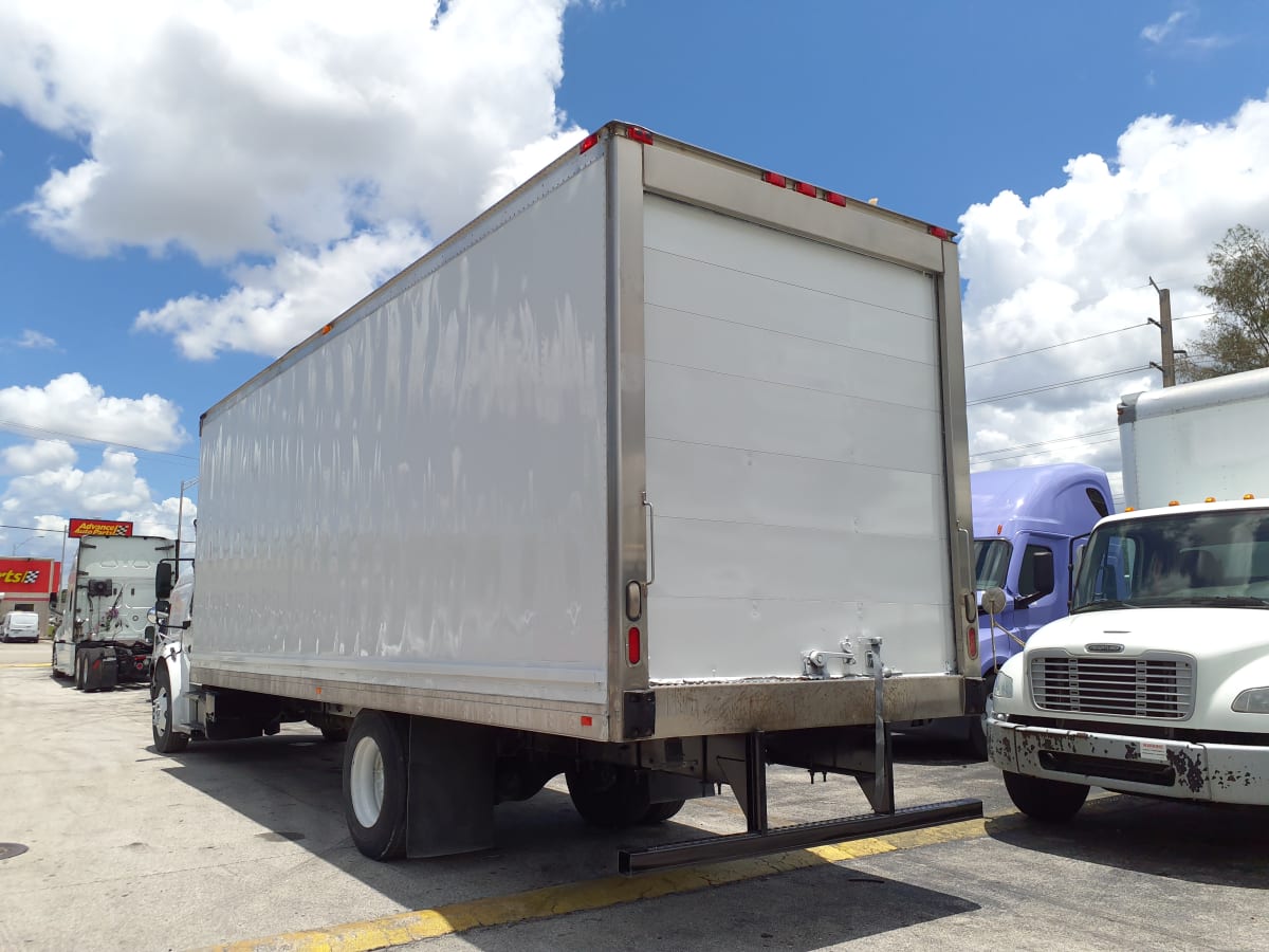 2015 Freightliner/Mercedes M2 106 320033