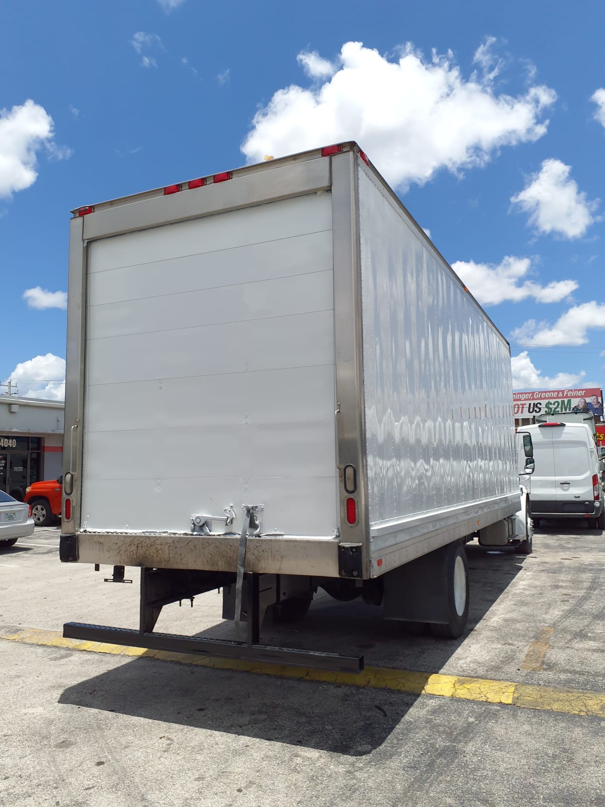 2015 Freightliner/Mercedes M2 106 320033