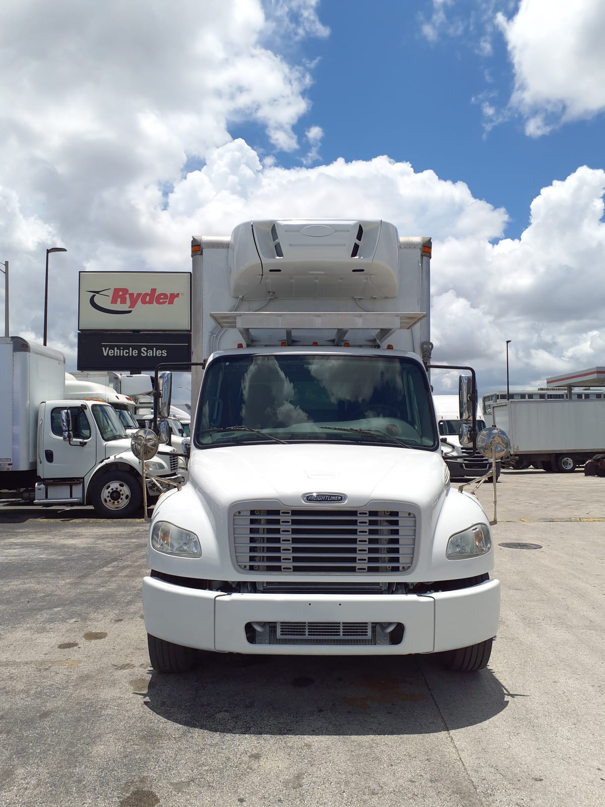 2015 Freightliner/Mercedes M2 106 320033