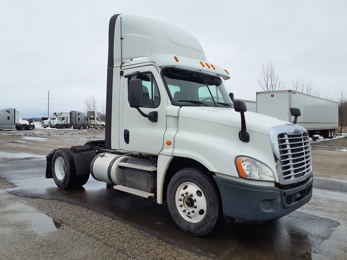 2015 Freightliner/Mercedes CASCADIA 125 320445