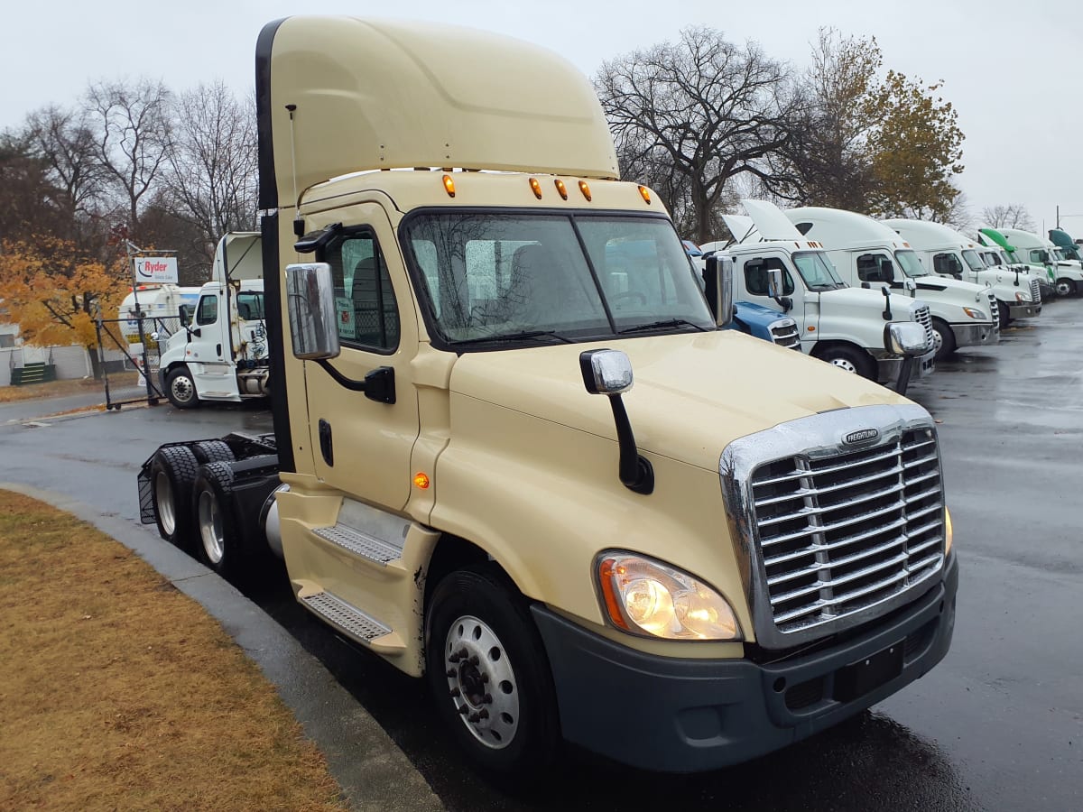 2015 Freightliner/Mercedes CASCADIA 125 320498