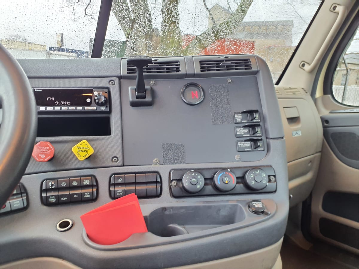 2015 Freightliner/Mercedes CASCADIA 125 320498