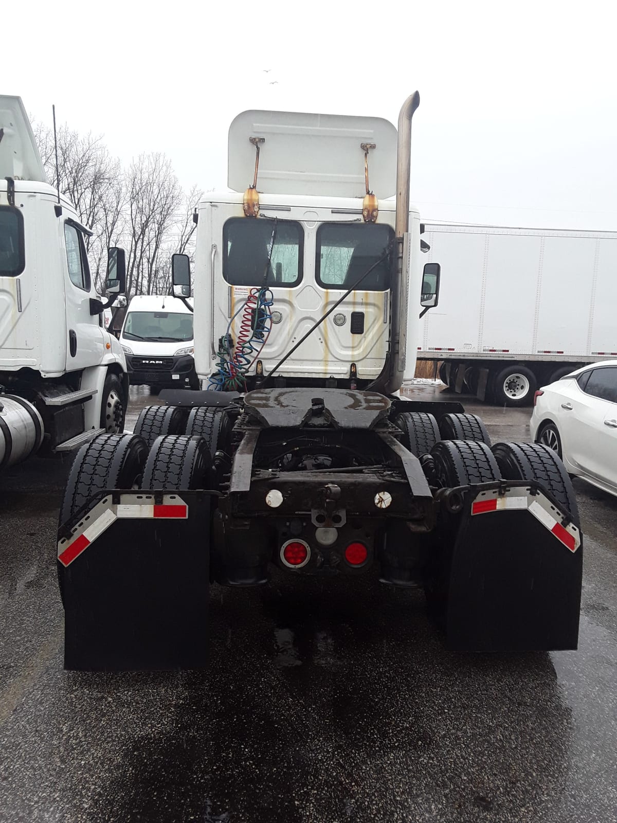 2014 Freightliner/Mercedes CASCADIA 125 320881