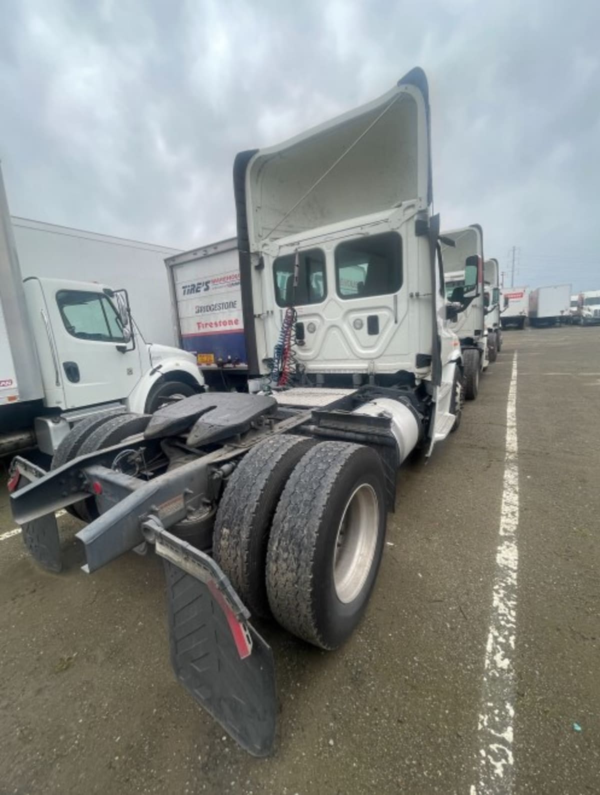 2015 Freightliner/Mercedes CASCADIA 113 321558