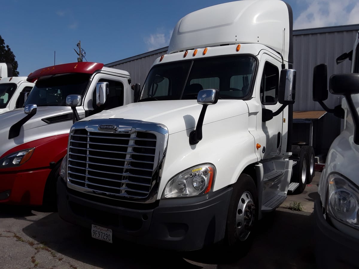 2014 Freightliner/Mercedes CASCADIA 125 321648