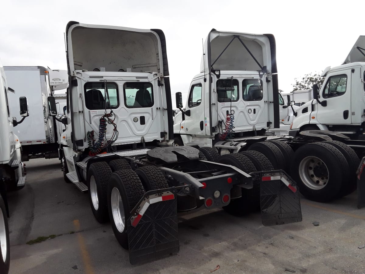 2014 Freightliner/Mercedes CASCADIA 125 321649