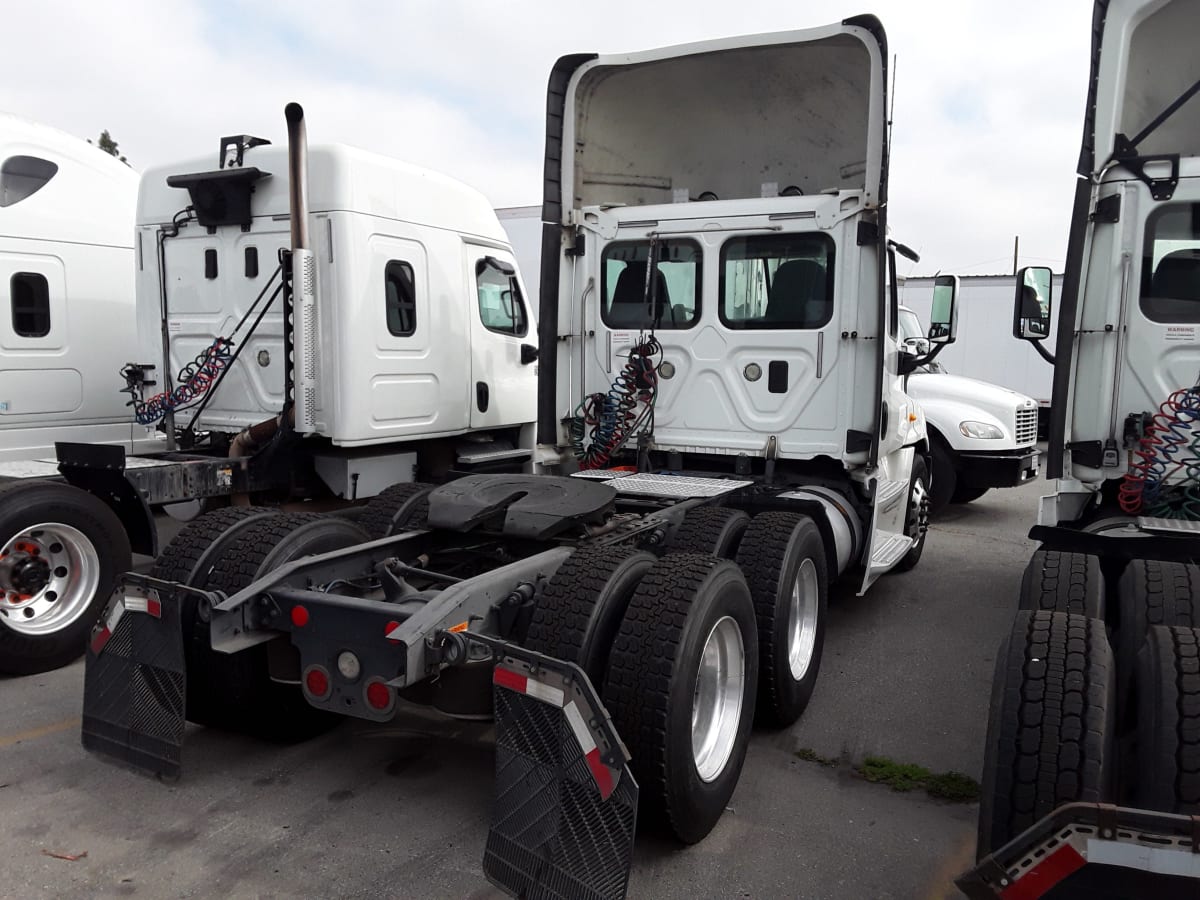 2014 Freightliner/Mercedes CASCADIA 125 321649