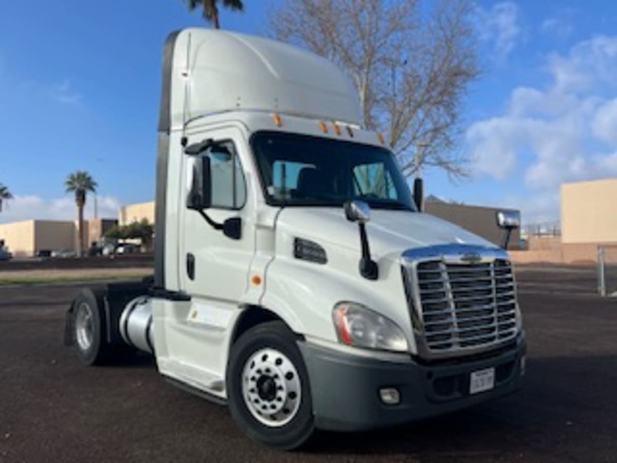 2014 Freightliner/Mercedes CASCADIA 113 321953