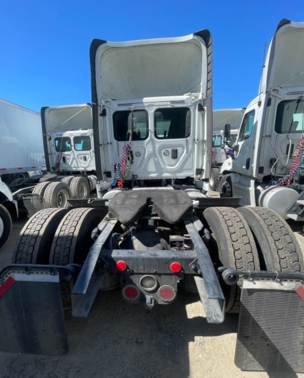 2014 Freightliner/Mercedes CASCADIA 113 321954