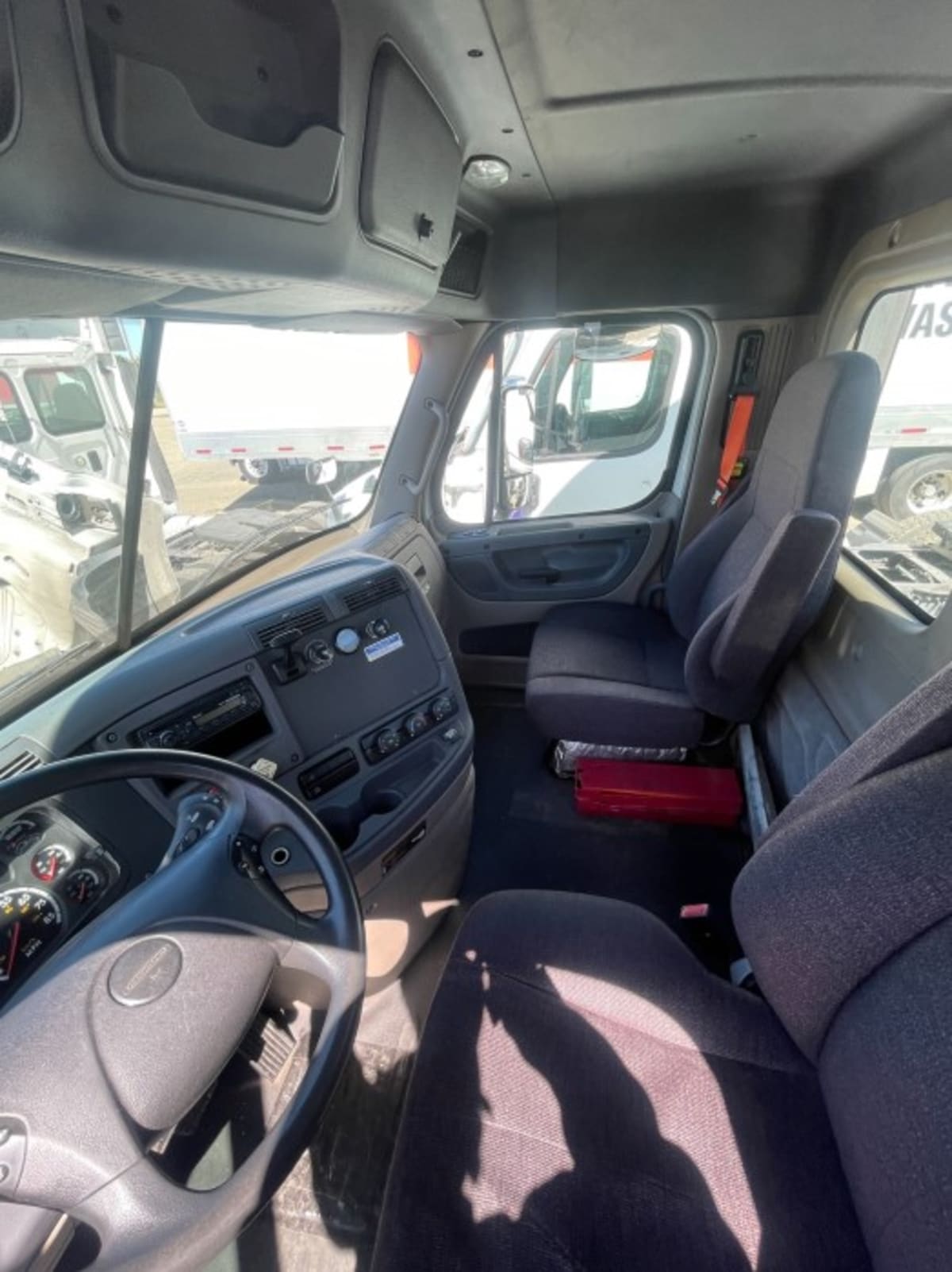 2014 Freightliner/Mercedes CASCADIA 113 321954