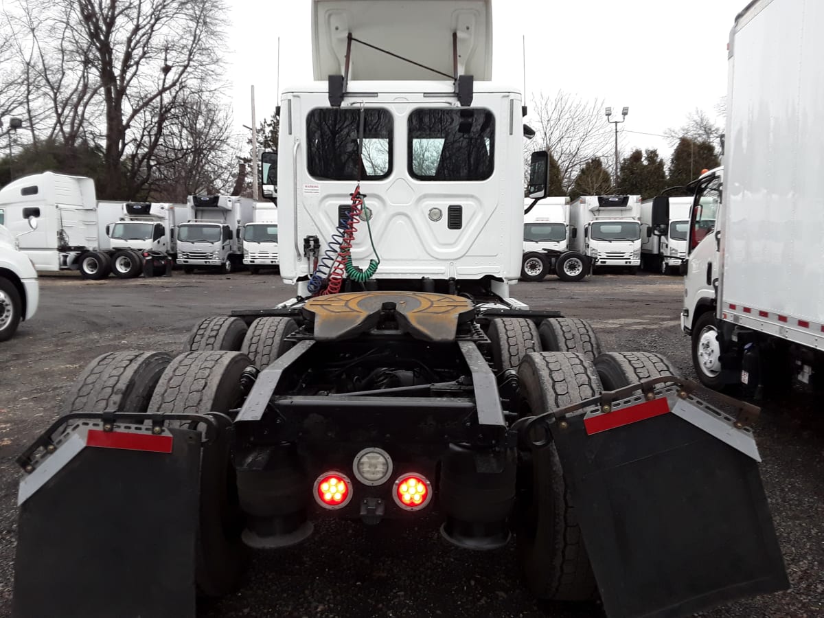 2015 Freightliner/Mercedes CASCADIA 125 321984