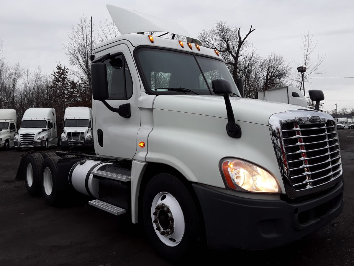 2015 Freightliner/Mercedes CASCADIA 125 321984