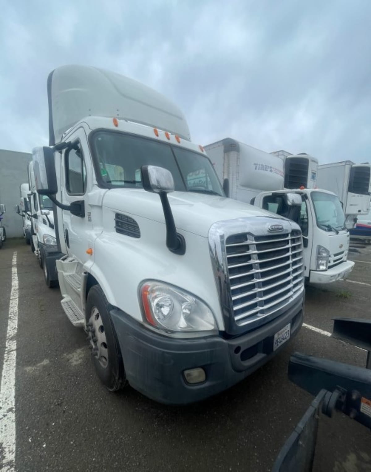 2014 Freightliner/Mercedes CASCADIA 113 322283