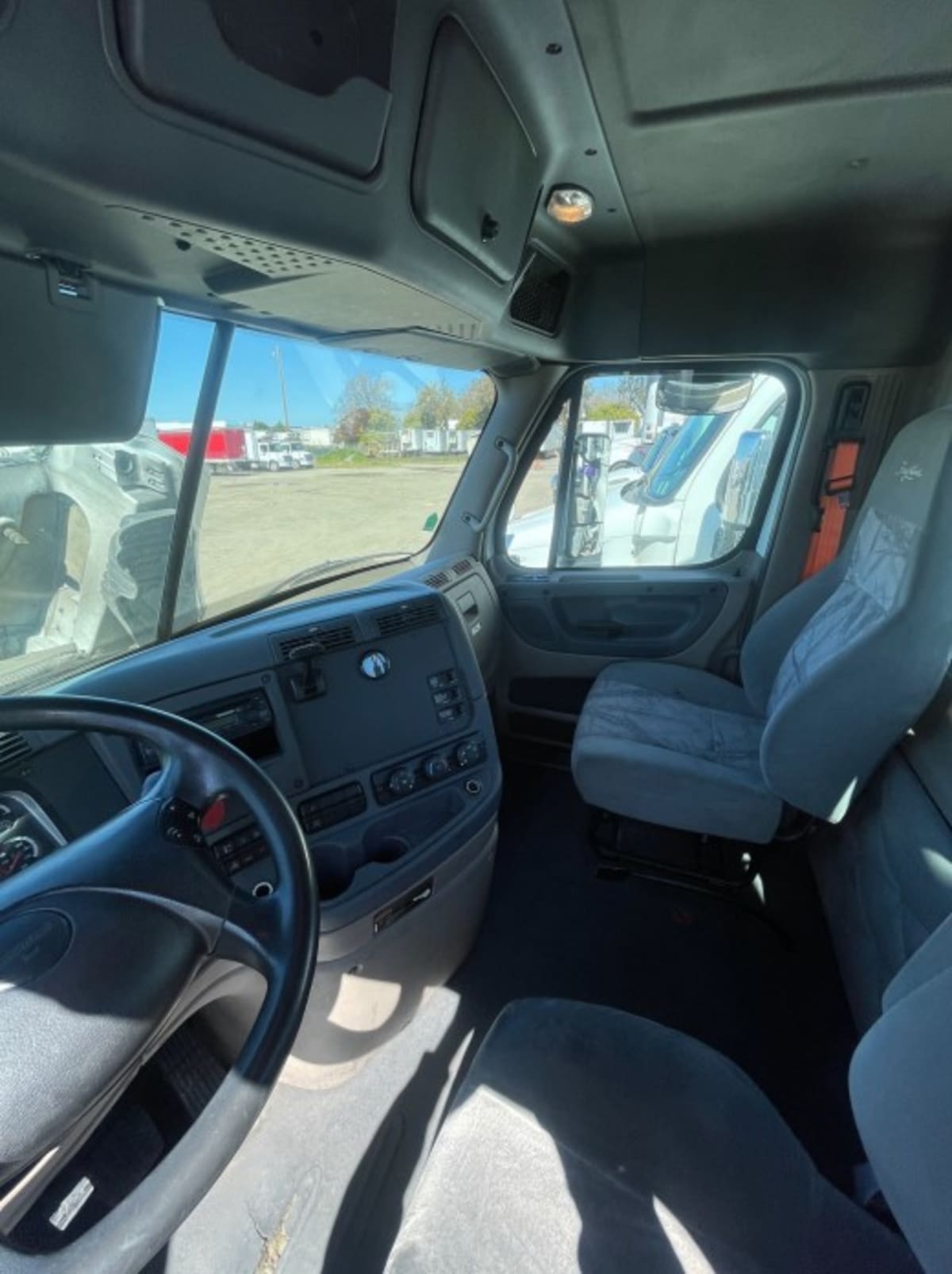 2014 Freightliner/Mercedes CASCADIA 125 322344