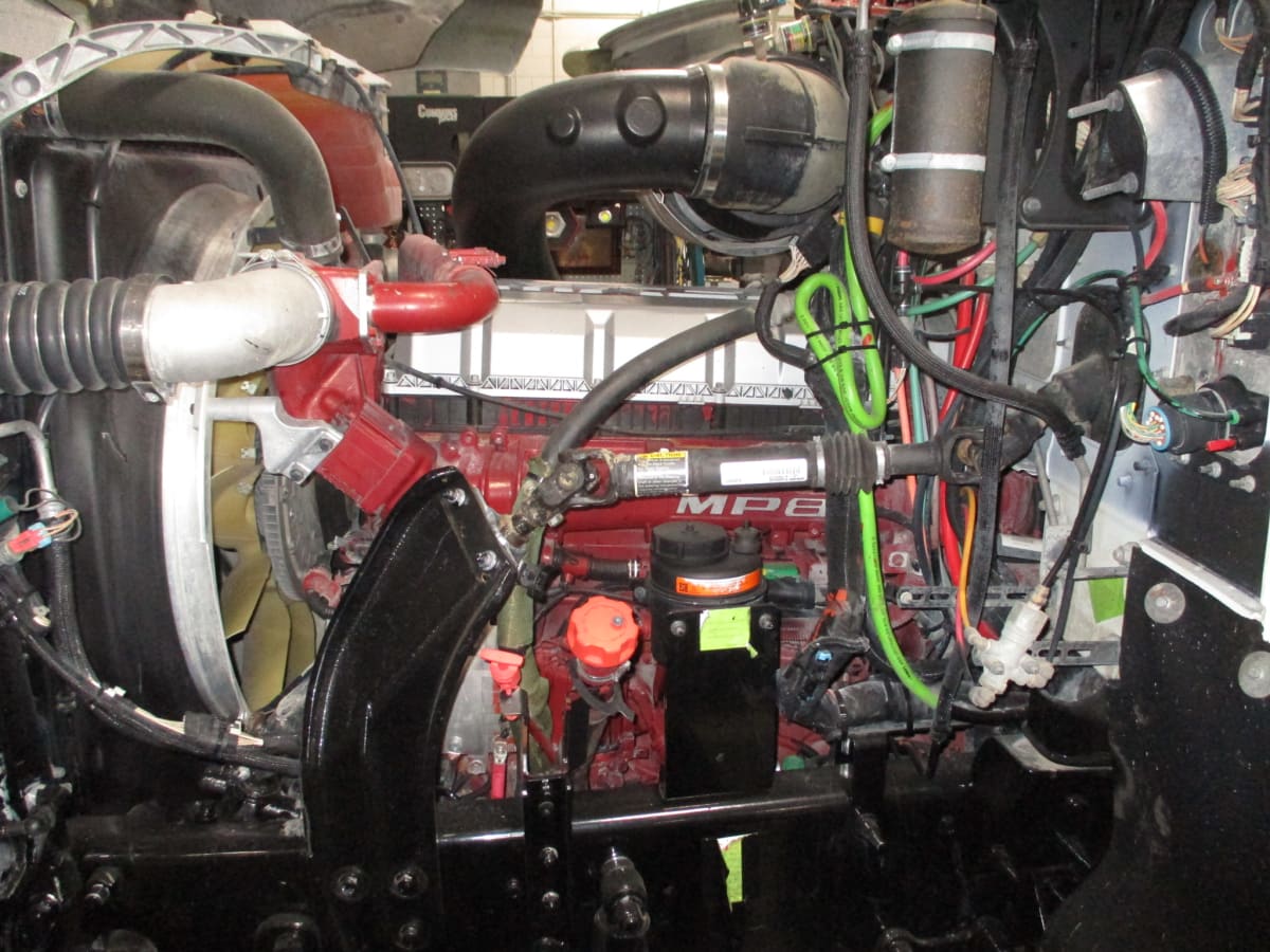 2015 Mack Trucks, Inc. CHU600 322412