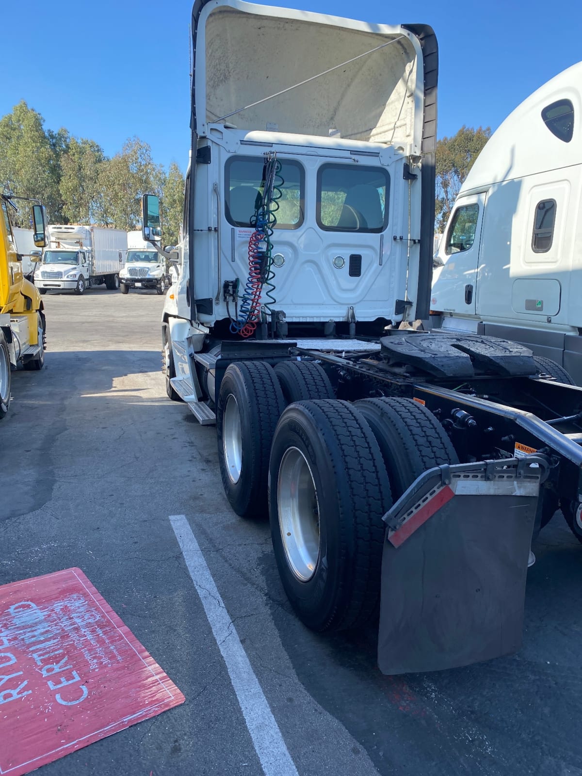 2014 Freightliner/Mercedes CASCADIA 125 322627