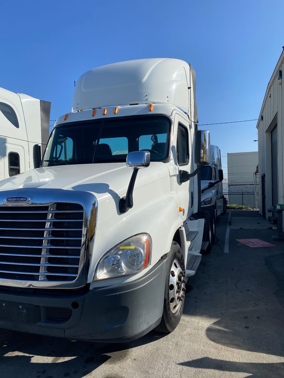 2014 Freightliner/Mercedes CASCADIA 125 322627