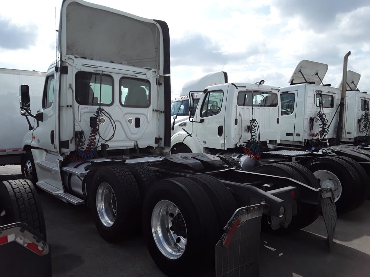 2014 Freightliner/Mercedes CASCADIA 125 322629