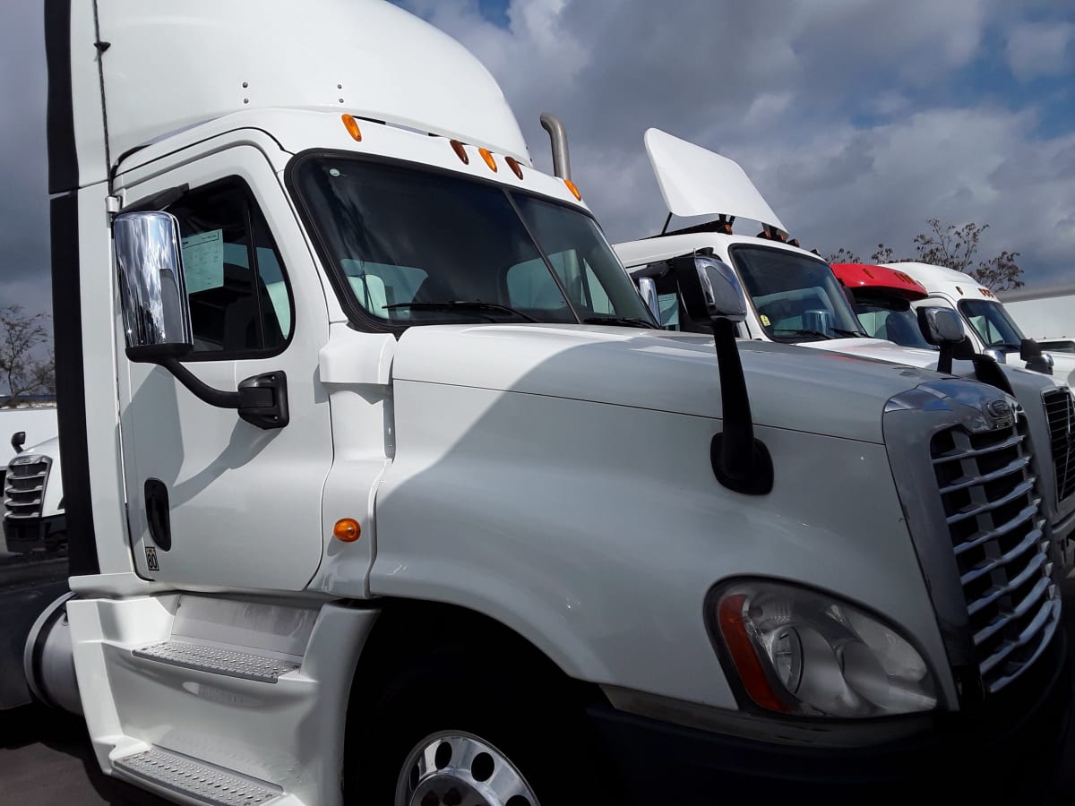 2014 Freightliner/Mercedes CASCADIA 125 322629