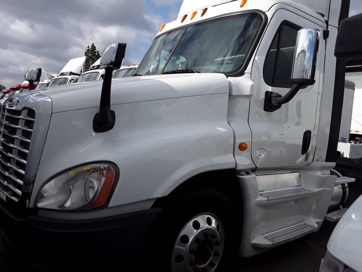 2014 Freightliner/Mercedes CASCADIA 125 322629