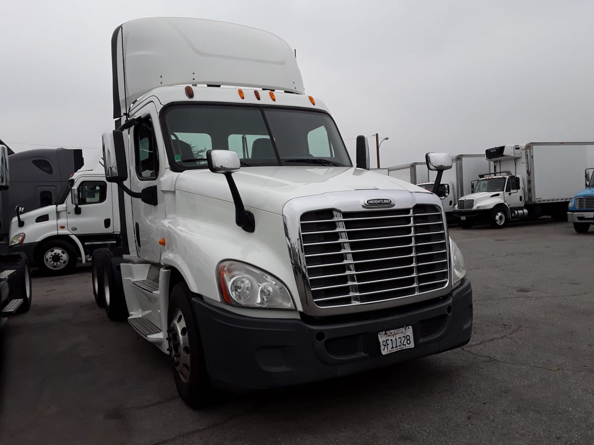 2014 Freightliner/Mercedes CASCADIA 125 322631