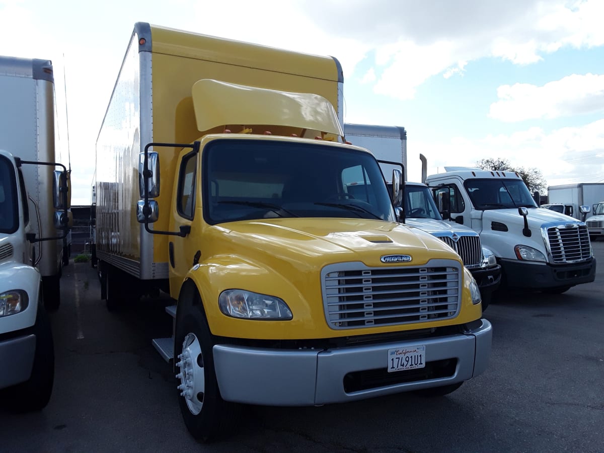 2015 Freightliner/Mercedes M2 106 323076