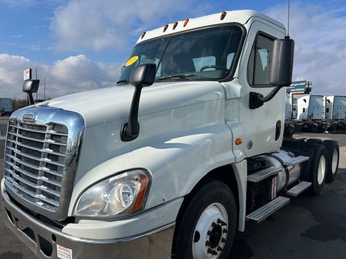 2015 Freightliner/Mercedes CASCADIA 125 323311