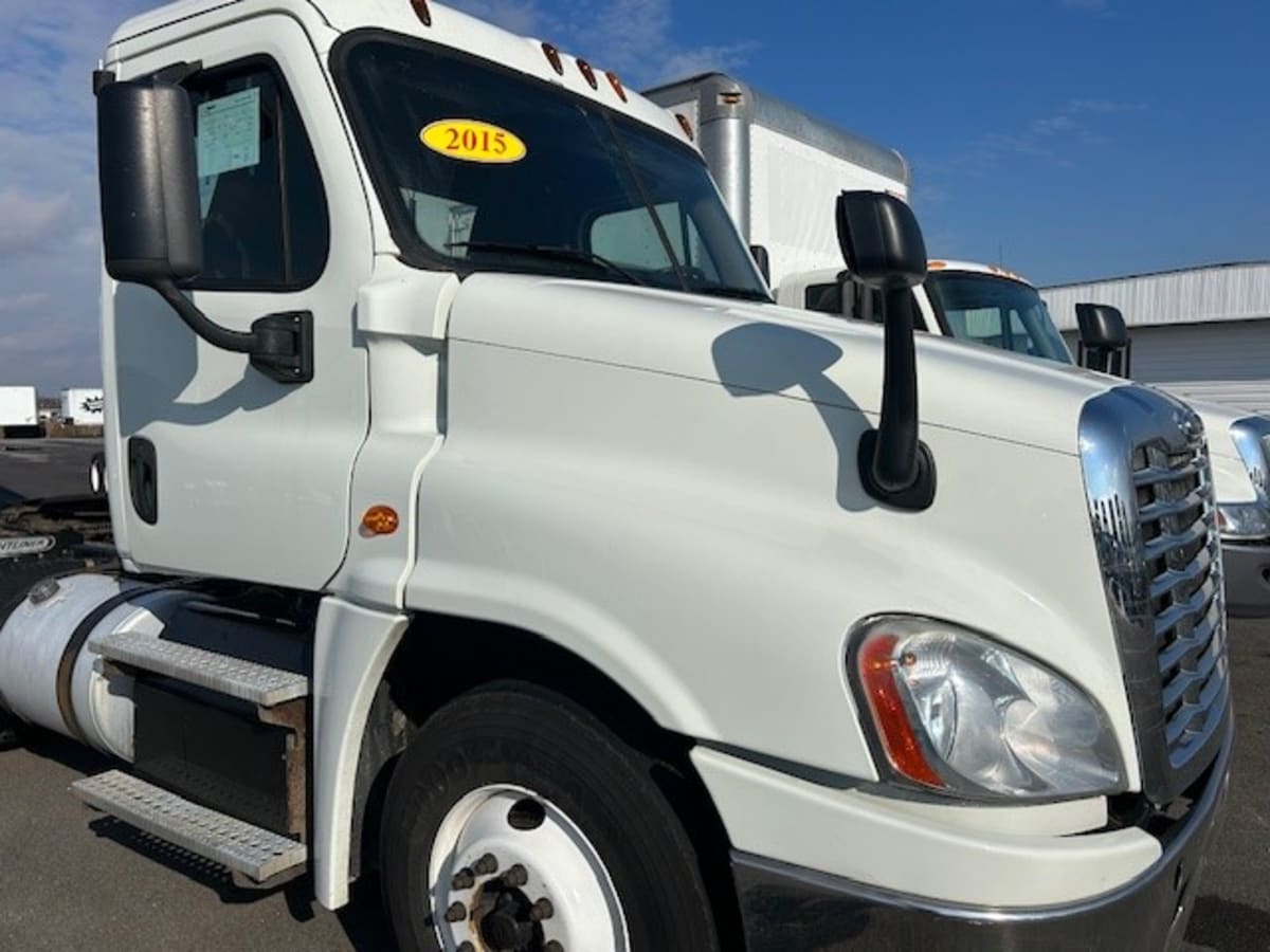 2015 Freightliner/Mercedes CASCADIA 125 323311