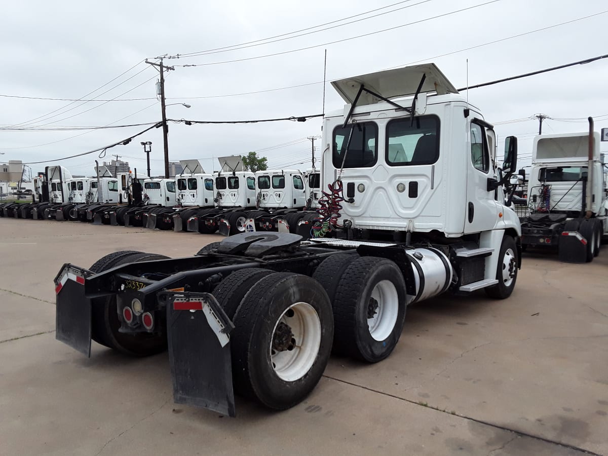 2015 Freightliner/Mercedes CASCADIA 125 323376