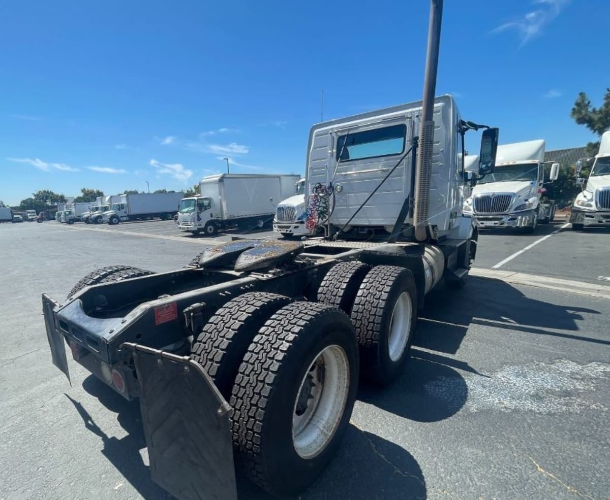 2015 Volvo VNL64TRACTOR 323817