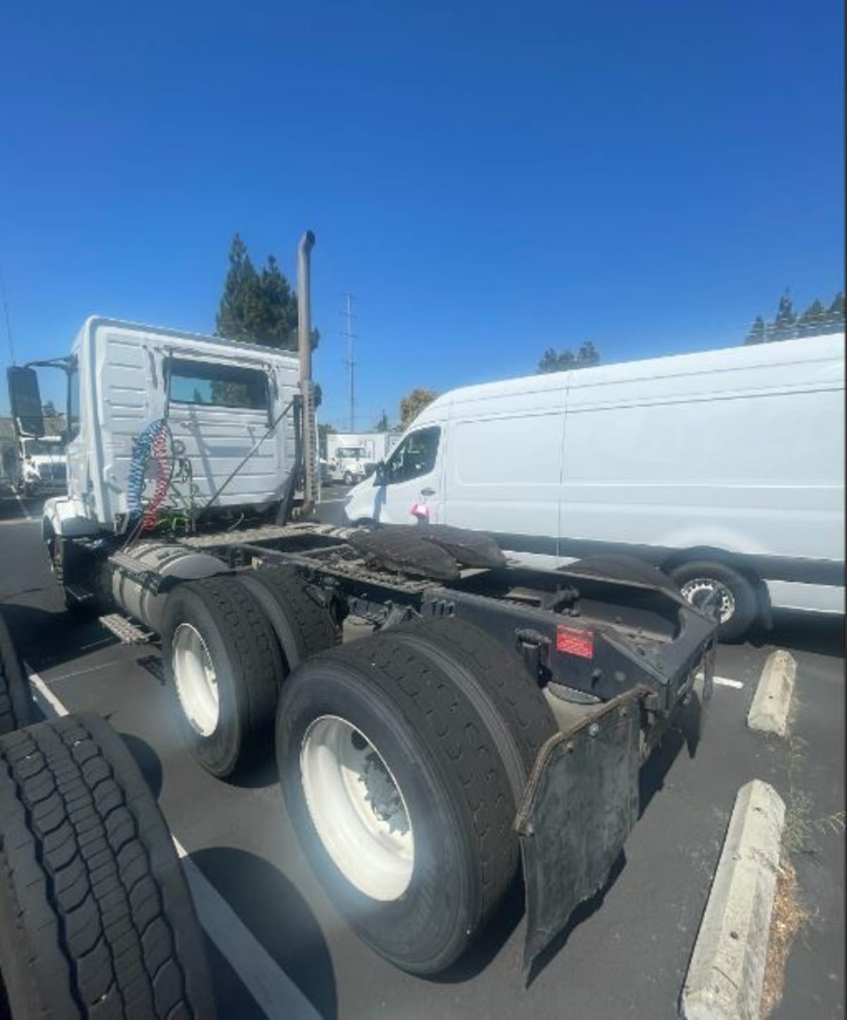 2015 Volvo VNL64TRACTOR 323818