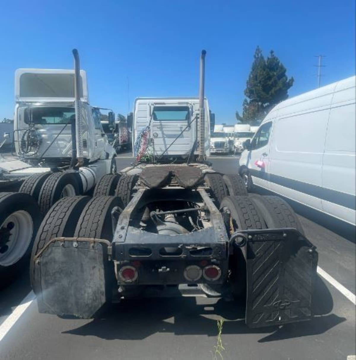 2015 Volvo VNL64TRACTOR 323818