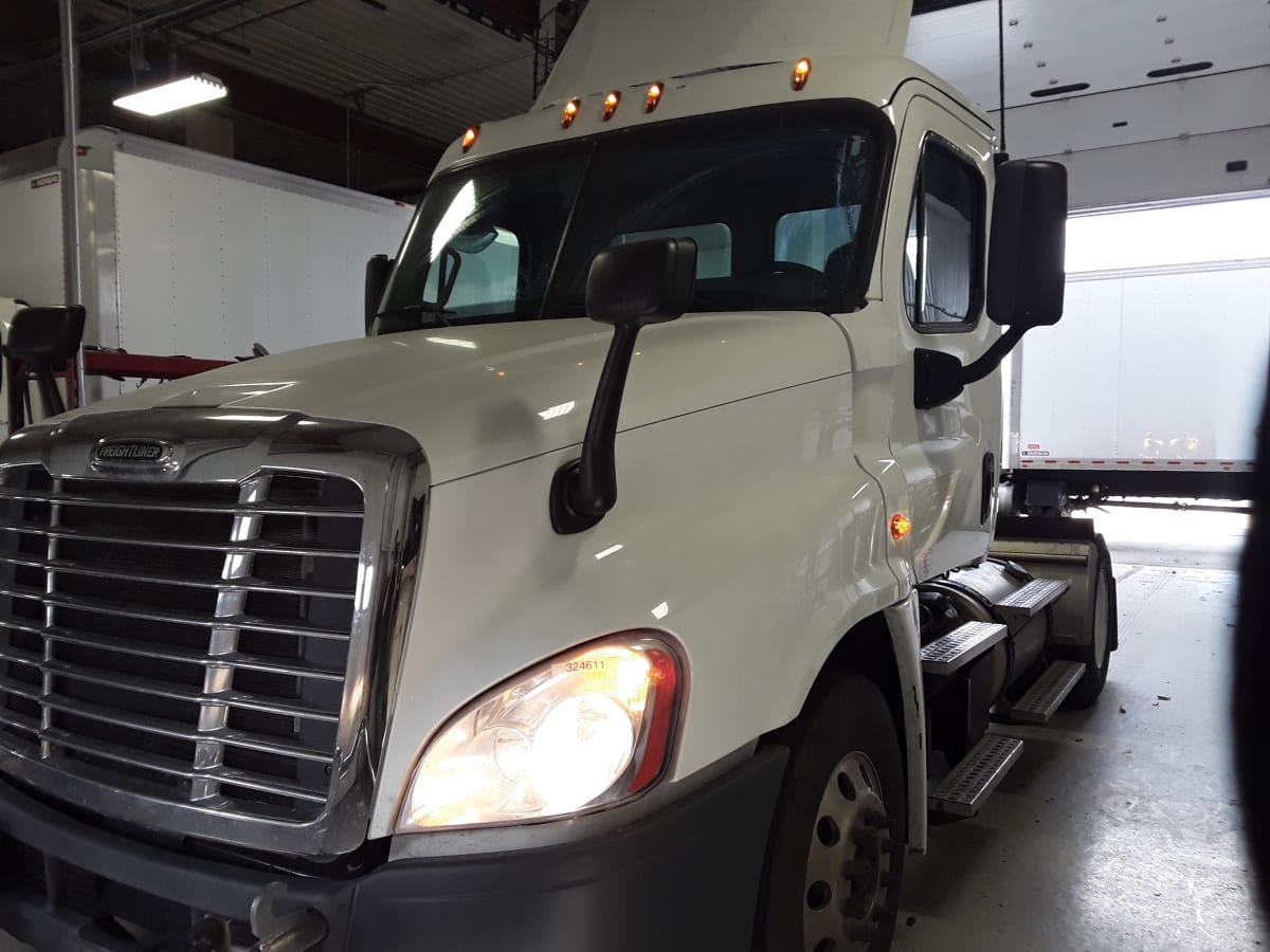 2015 Freightliner/Mercedes CASCADIA 125 324611