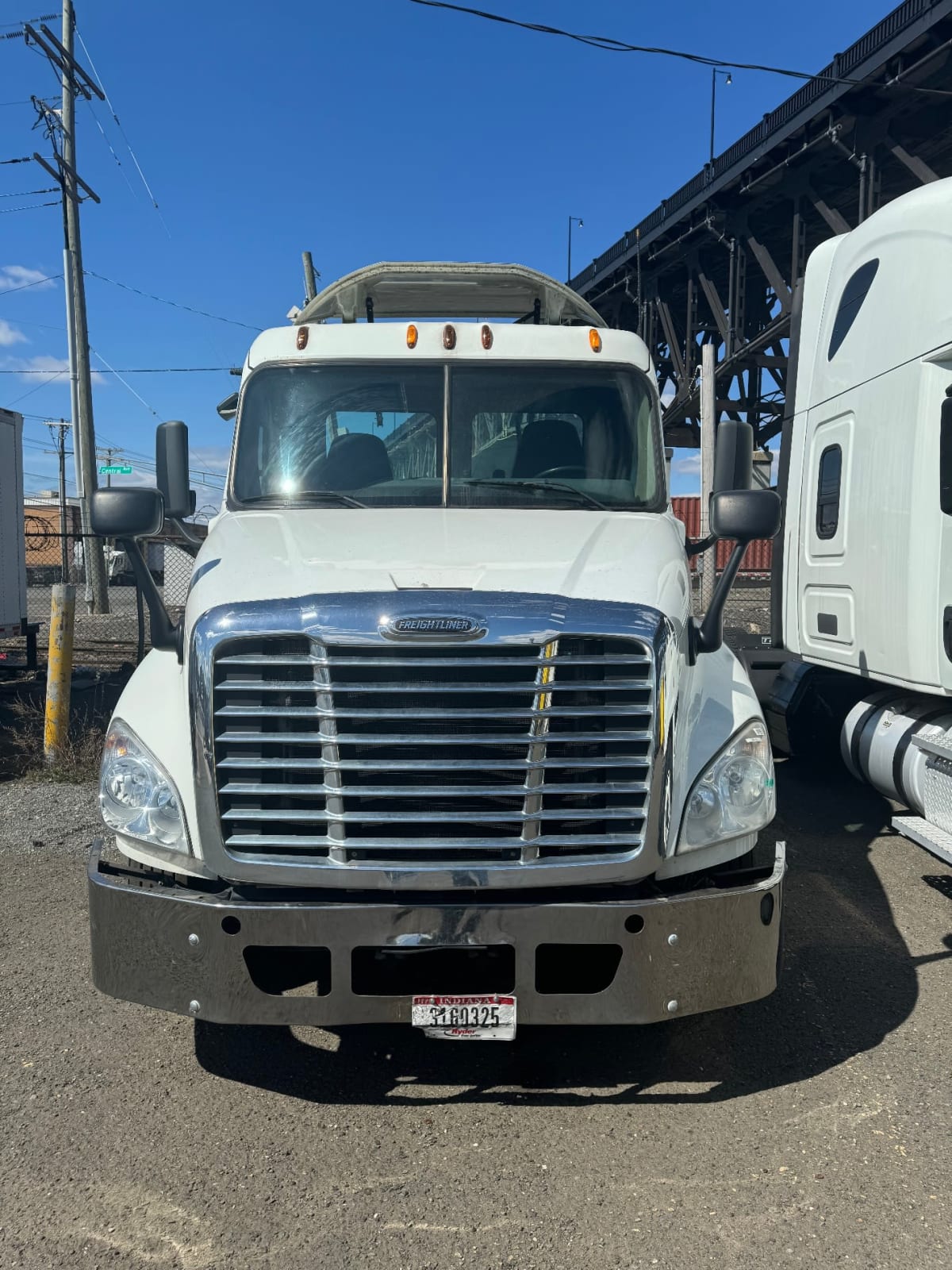 2015 Freightliner/Mercedes CASCADIA 125 324743