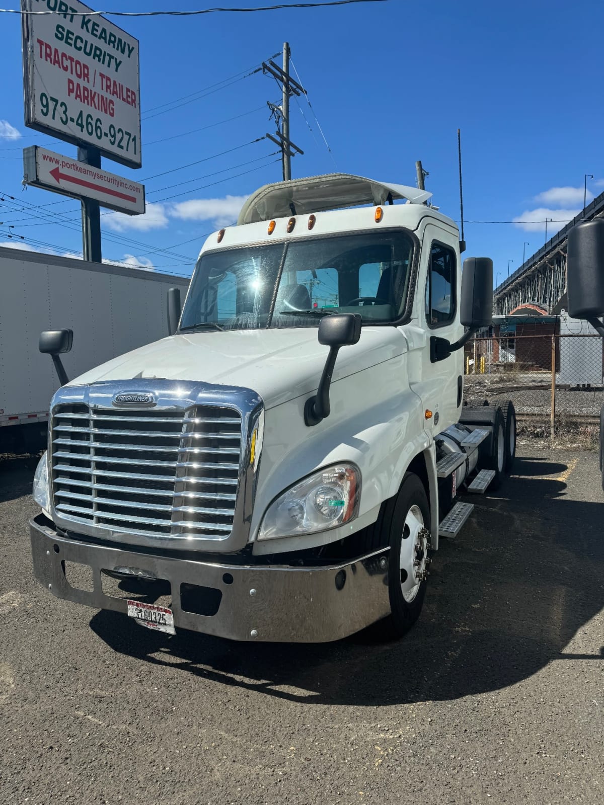 2015 Freightliner/Mercedes CASCADIA 125 324743