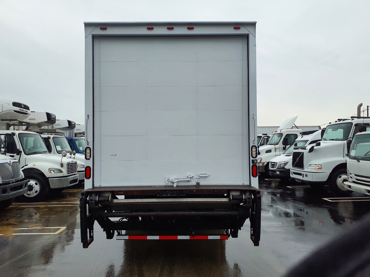 2015 Freightliner/Mercedes M2 106 324852