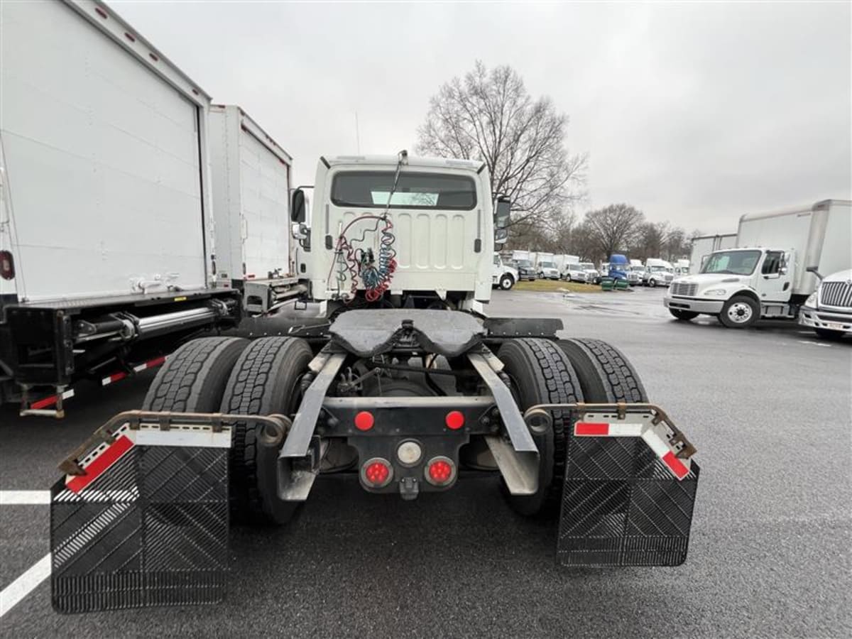 2015 Freightliner/Mercedes M2 106 325175