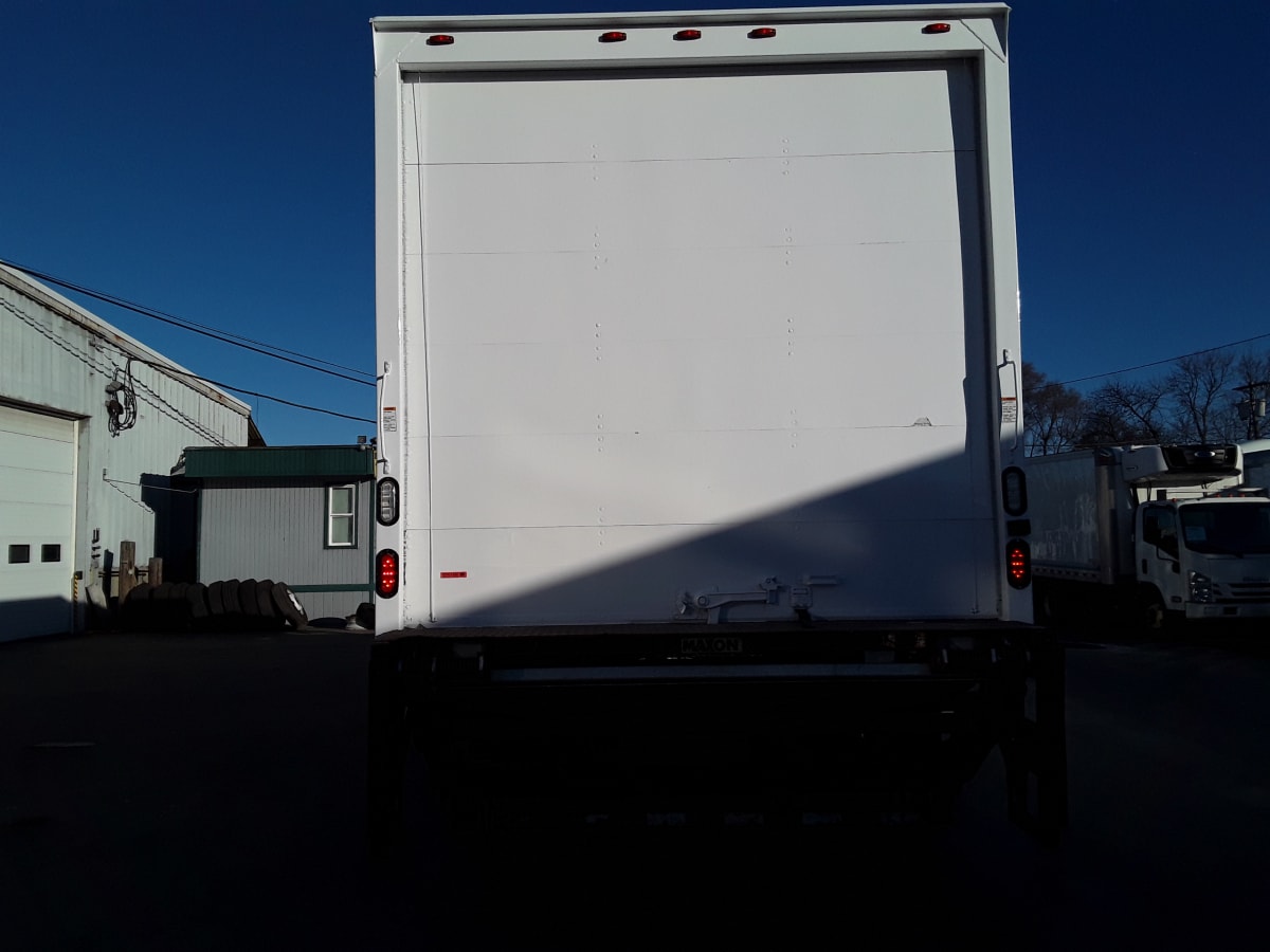 2015 Freightliner/Mercedes M2 106 325196