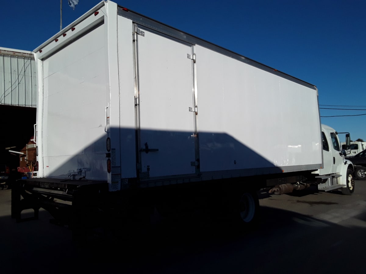 2015 Freightliner/Mercedes M2 106 325196