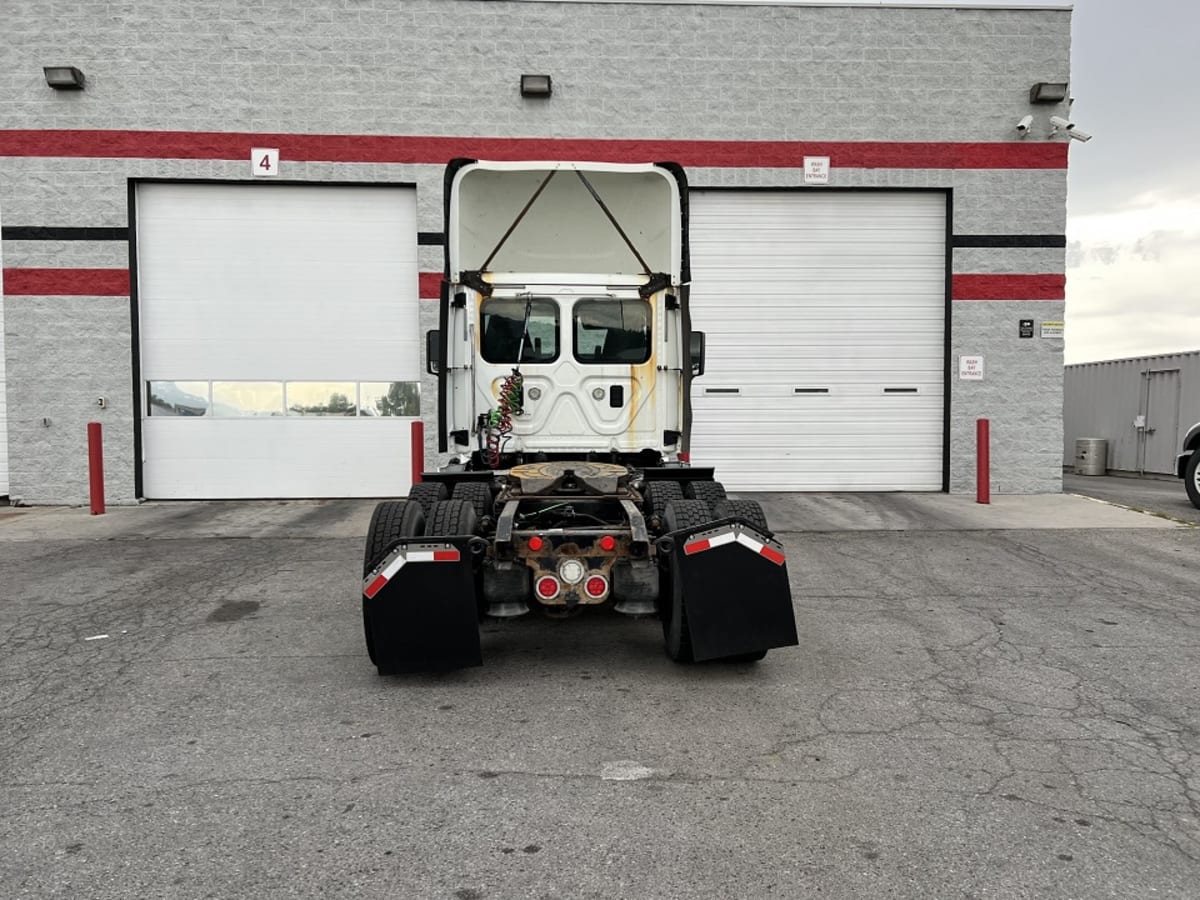 2015 Freightliner/Mercedes CASCADIA 125 325229