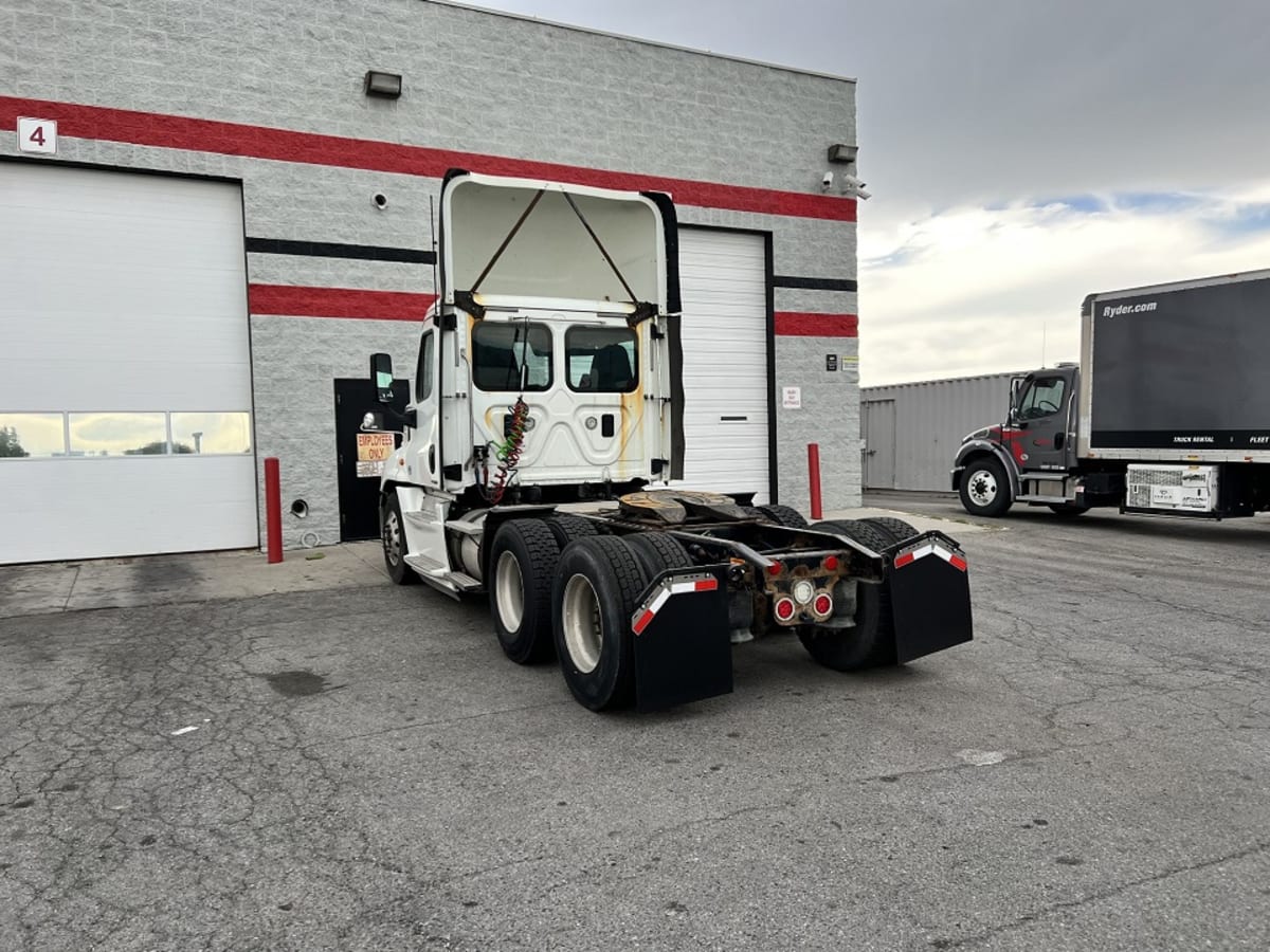 2015 Freightliner/Mercedes CASCADIA 125 325229