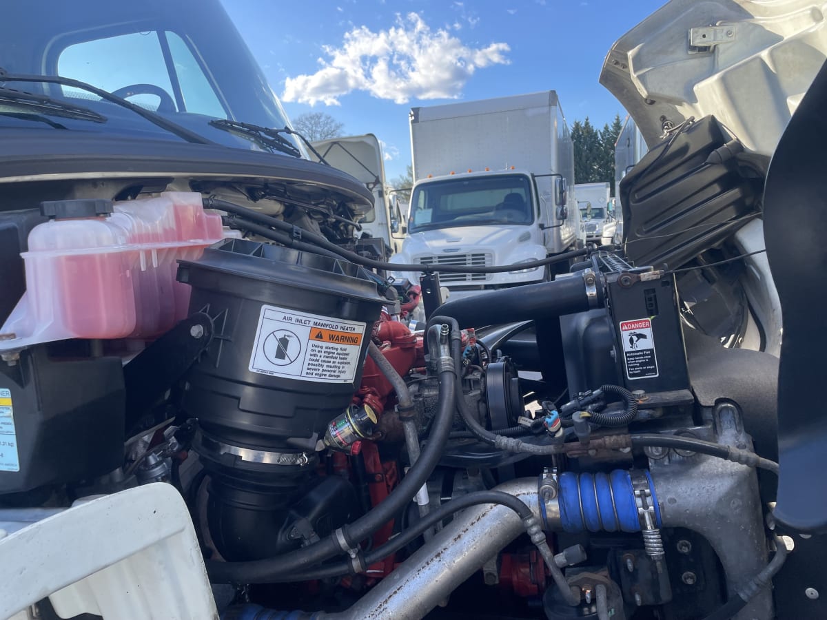 2015 Freightliner/Mercedes M2 106 325293