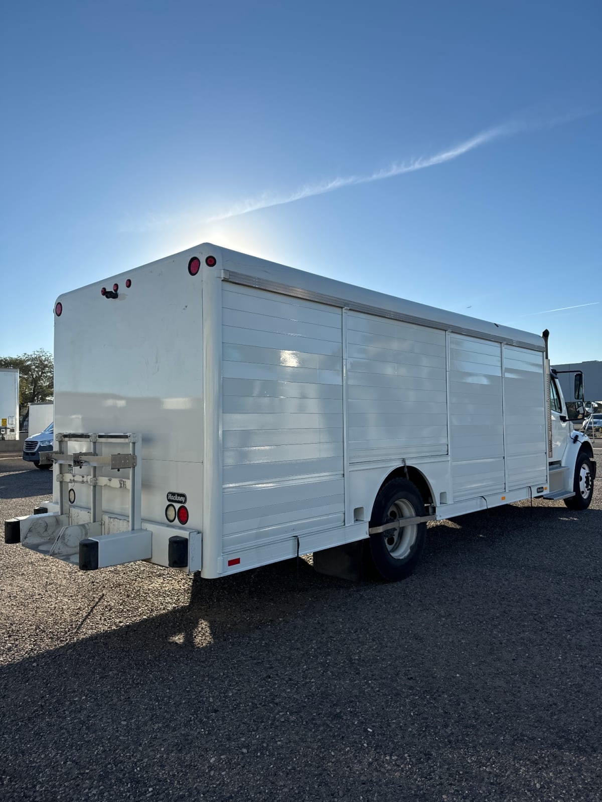 2015 Freightliner/Mercedes M2 106 325329