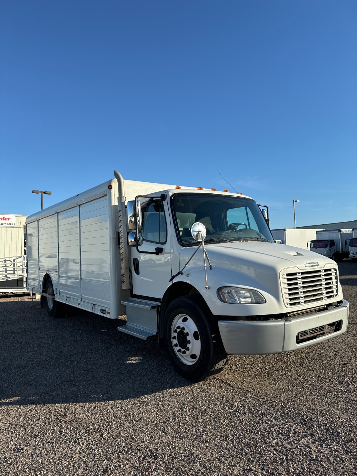 2015 Freightliner/Mercedes M2 106 325329