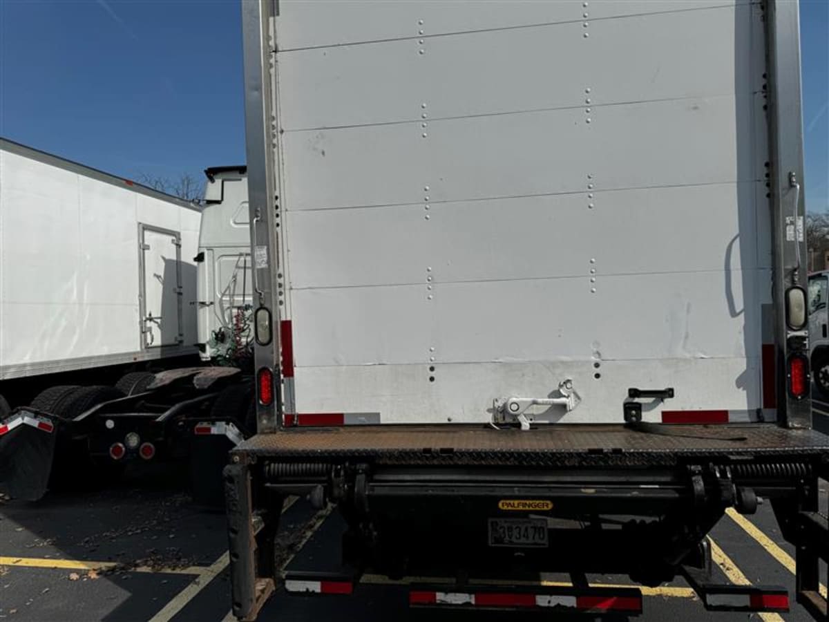 2016 Freightliner/Mercedes M2 106 325403