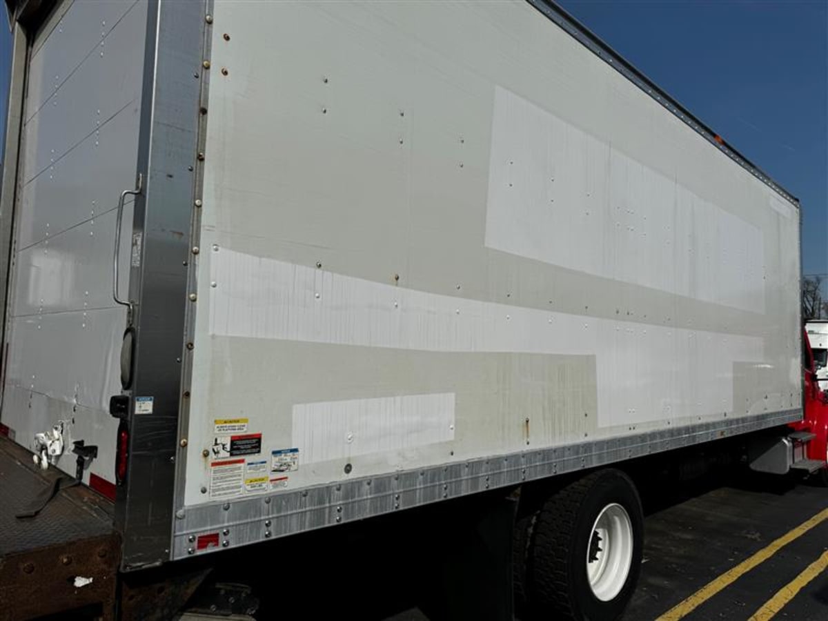 2016 Freightliner/Mercedes M2 106 325403